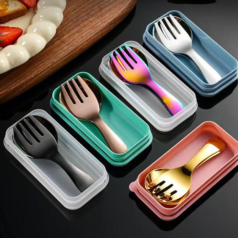 Przenośny zestaw przyborów ze  – Kids Outdoor Dining Set recenzja i cena