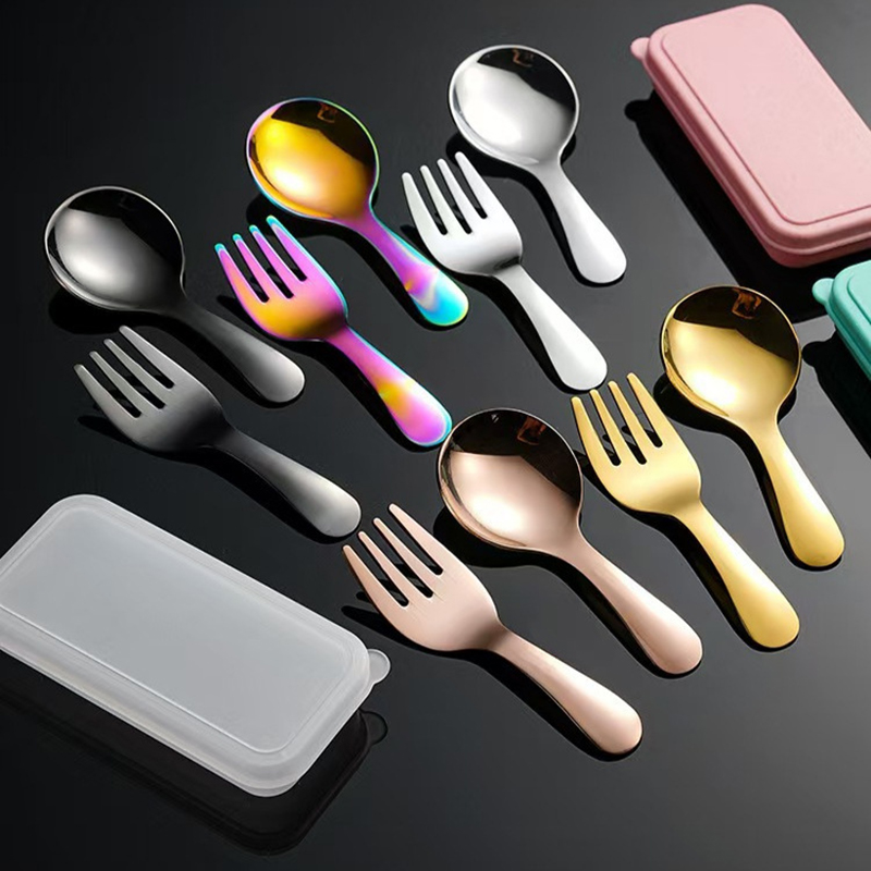 Przenośny zestaw przyborów ze  – Kids Outdoor Dining Set recenzja i cena