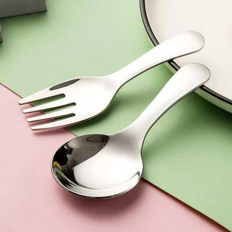 Przenośny zestaw przyborów ze  – Kids Outdoor Dining Set recenzja i cena